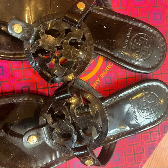 Tory Burch Black Sandals with Luxe Design - Picture 2 of 3